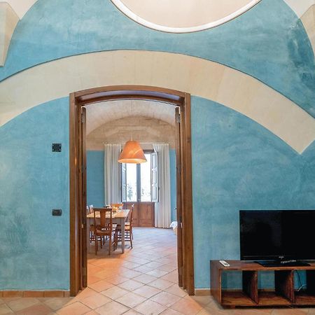 1 Bedroom Awesome Apartment In Lecce Le Экстерьер фото