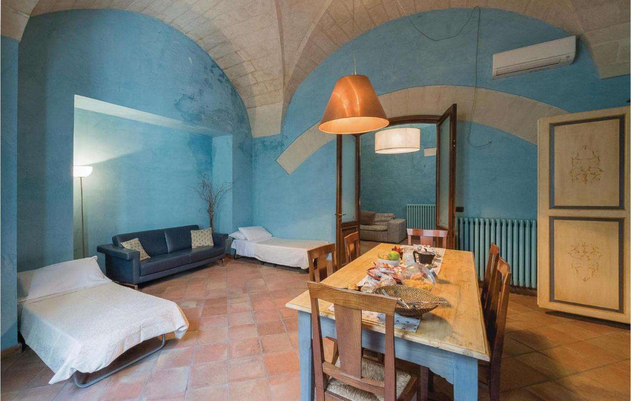 1 Bedroom Awesome Apartment In Lecce Le Экстерьер фото
