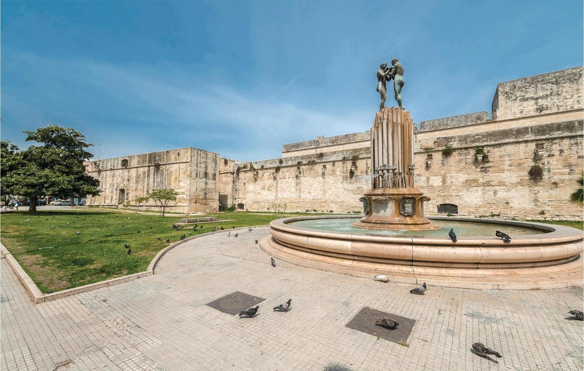 1 Bedroom Awesome Apartment In Lecce Le Экстерьер фото